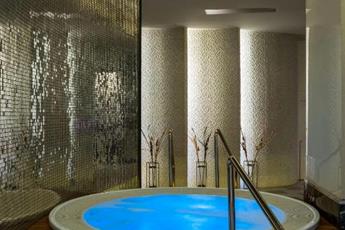 Radisson Blu Hotel Istanbul Pera 5*