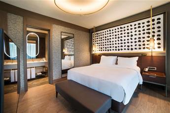 Radisson Collection Hotel, Vadistanbul 5*