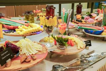 Radisson Hotel Istanbul Merter 5*