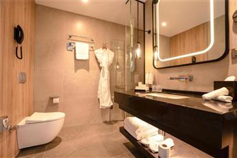 Radisson Hotel Istanbul Merter 5*