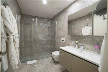 Radisson Residences Avrupa Tem Istanbul 4*