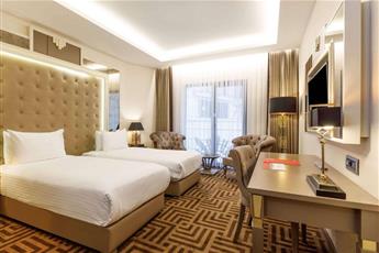 Ramada by Wyndham Istanbul Golden Horn 5*