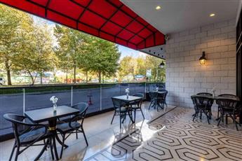 Ramada by Wyndham Istanbul Golden Horn 5*