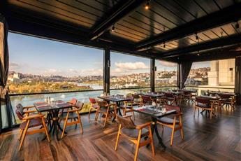 Ramada by Wyndham Istanbul Golden Horn 5*