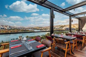 Ramada by Wyndham Istanbul Golden Horn 5*