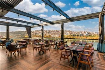 Ramada by Wyndham Istanbul Golden Horn 5*