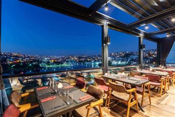 Ramada by Wyndham Istanbul Golden Horn 5*