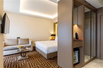 Ramada by Wyndham Istanbul Golden Horn 5*