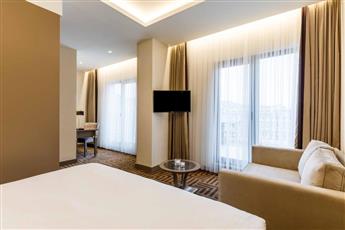 Ramada by Wyndham Istanbul Golden Horn 5*