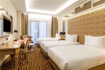 Ramada by Wyndham Istanbul Golden Horn 5*