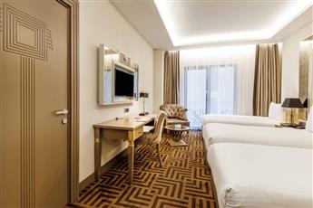 Ramada by Wyndham Istanbul Golden Horn 5*