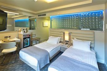 Ramada By Wyndham Istanbul Pera 4*