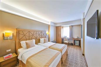 Ramada By Wyndham Istanbul Pera 4*
