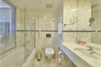 Ramada By Wyndham Istanbul Pera 4*