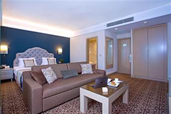 Ramada by Wyndham Istanbul Taksim 4*