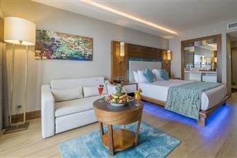 Ramada Hotel and Suites by Wyndham Kusadasi 5* Ramada Hotel and Suites by Wyndham Kusadasi 5*