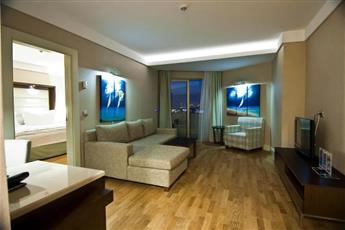 Ramada Plaza by Wyndham Antalya 5*
