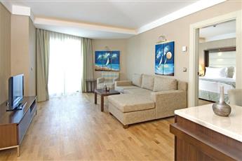 Ramada Plaza by Wyndham Antalya 5*