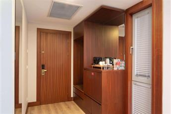 Ramada Plaza by Wyndham Istanbul Atakoy 5*