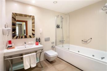 Ramada Plaza by Wyndham Istanbul Atakoy 5*