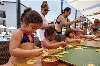 Ramada Resort by Wyndham Akbuk 4*