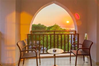 Ramada Resort by Wyndham Akbuk 4*