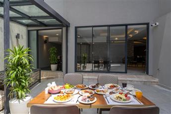 Ravi Hotel
