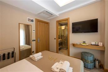Ravi Hotel