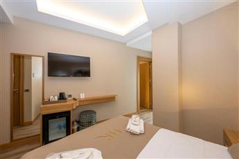 Ravi Hotel