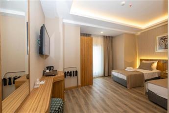 Ravi Hotel