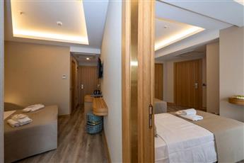 Ravi Hotel