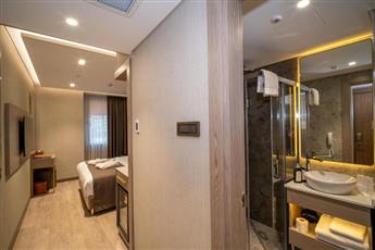 Rayelin Hotel Old Town 4*