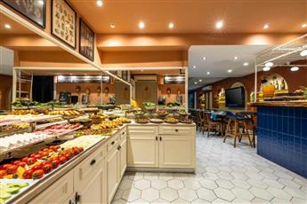 Raymond Hotel Old City 4*