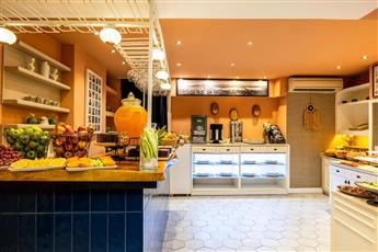 Raymond Hotel Old City 4*