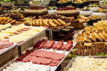 Raymond Hotel Old City 4*