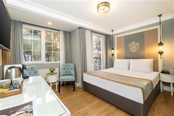 Raymond Hotel Old City 4*
