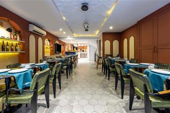 Raymond Hotel Old City 4*