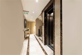 Raymond Hotel Old City 4*