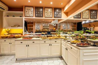 Raymond Hotel Old City 4*