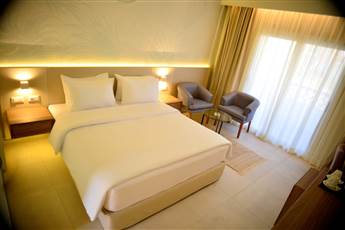Reef Oasis Beach Resort 5*