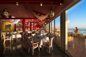 Reef Oasis Beach Resort 5*