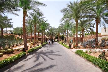 Reef Oasis Beach Resort 5*