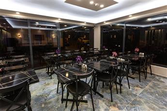 Ria Suites Hotel