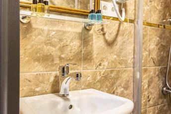 Ria Suites Hotel