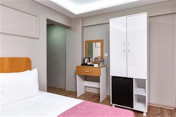 Ria Suites Hotel