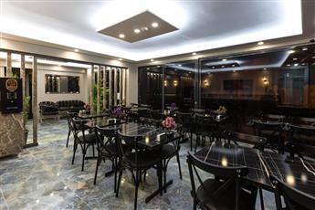 Ria Suites Hotel