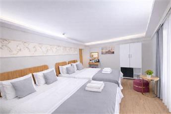 Ria Suites Hotel