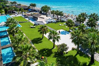 Risus Beach Resort Hotel