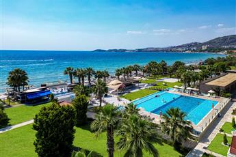 Risus Beach Resort Hotel