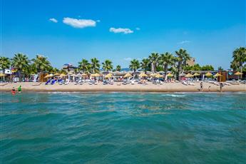 Risus Beach Resort Hotel